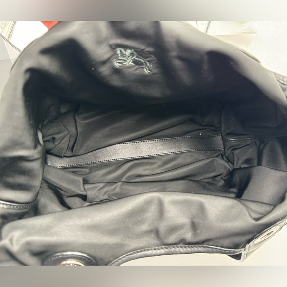 Burberry-Authentic-Blue Label Reversable Hand Tote Bag Nova Check Black - Picture 8 of 16